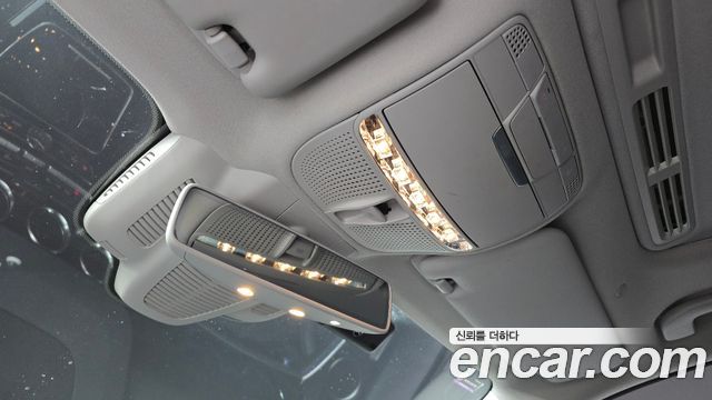 Mercedes-Benz E-Class 2017 — photo 30