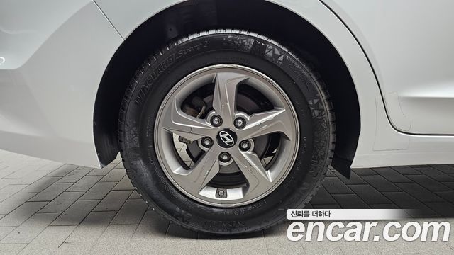 Hyundai AVANTE 2016 — photo 5