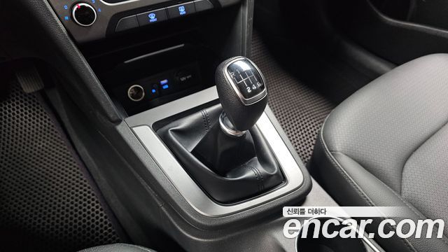 Hyundai AVANTE 2016 — photo 12