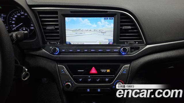 Hyundai AVANTE 2016 — photo 19