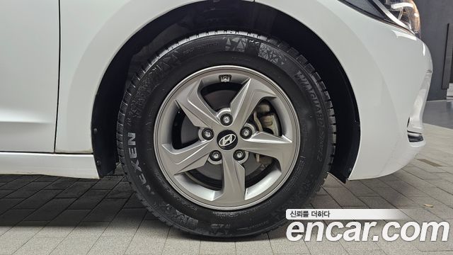 Hyundai AVANTE 2016 — photo 7