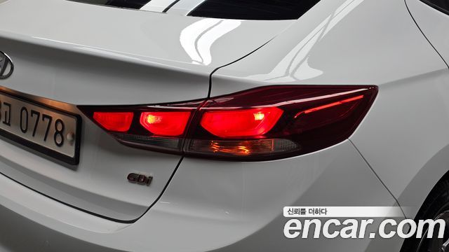 Hyundai AVANTE 2016 — photo 9