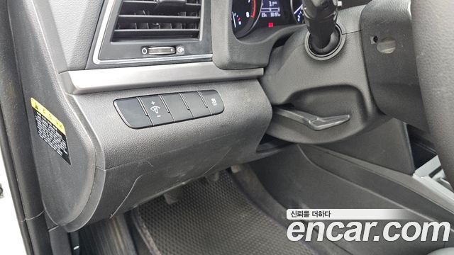 Hyundai AVANTE 2016 — photo 27
