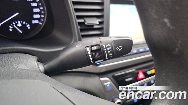 Hyundai AVANTE 2016 — photo 28