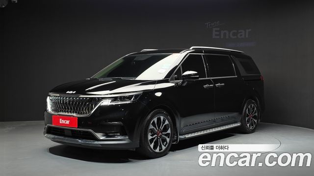 Kia Canival 2023 — photo 1