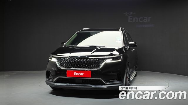 Kia Canival 2023 — photo 3