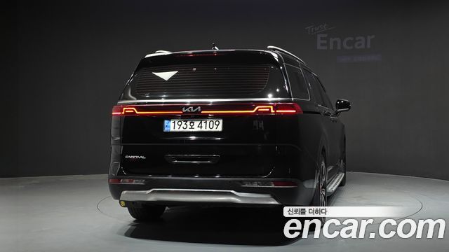 Kia Canival 2023 — photo 4
