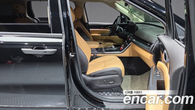 Kia Canival 2023 — photo 11
