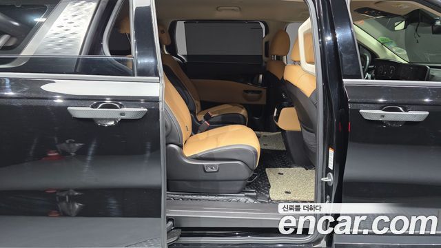 Kia Canival 2023 — photo 12