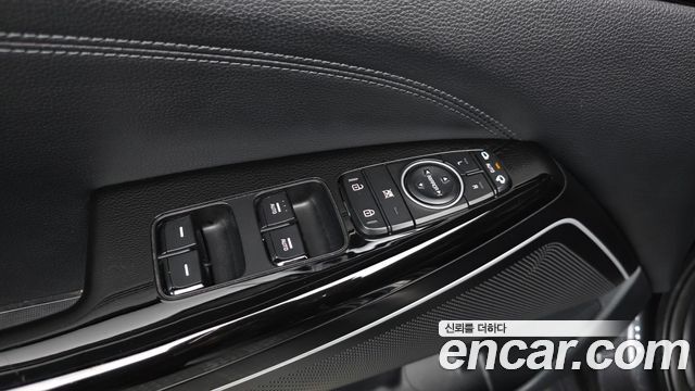 Kia K7 2019 — photo 11