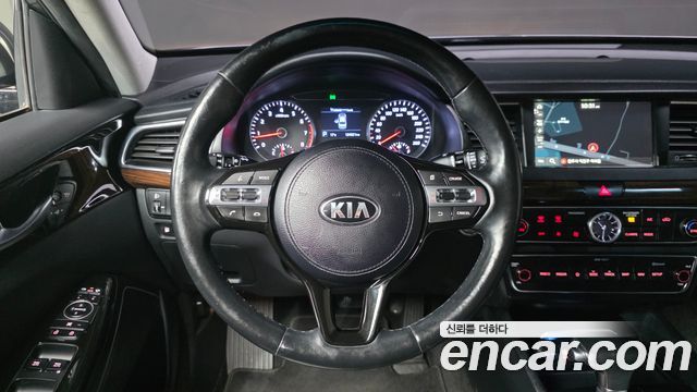 Kia K7 2019 — photo 13