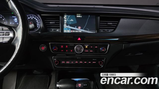 Kia K7 2019 — photo 14