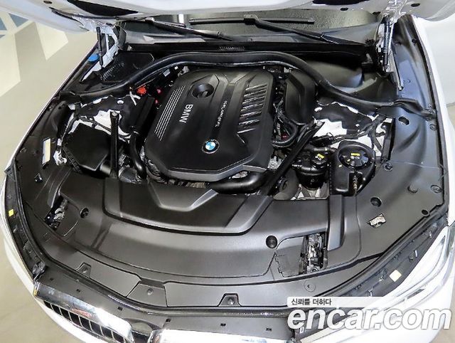 BMW 7-Series 2017 — photo 19