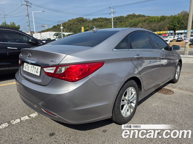 Hyundai Sonata 2011 — photo 2