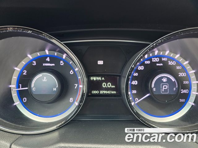 Hyundai Sonata 2011 — photo 8
