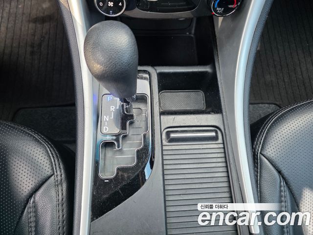 Hyundai Sonata 2011 — photo 9