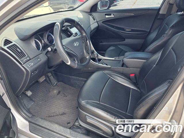 Hyundai Sonata 2011 — photo 10