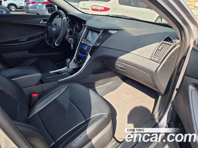 Hyundai Sonata 2011 — photo 12
