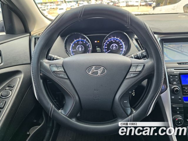 Hyundai Sonata 2011 — photo 13