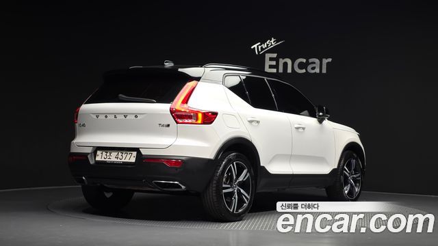 Volvo XC40 2019 — photo 2