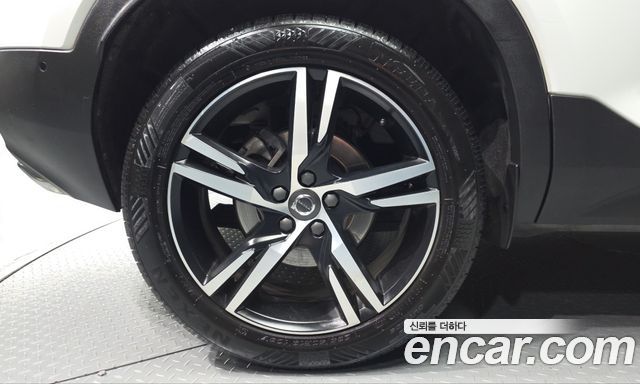 Volvo XC40 2019 — photo 5