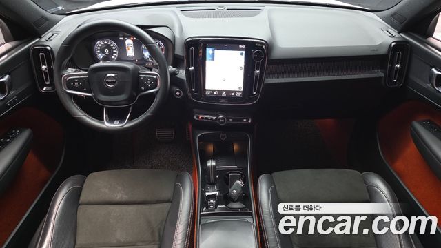 Volvo XC40 2019 — photo 10