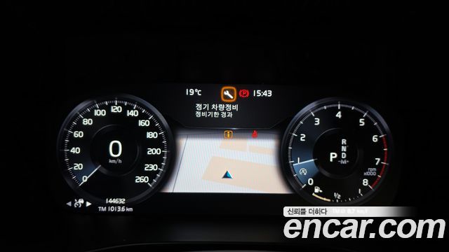 Volvo XC40 2019 — photo 11