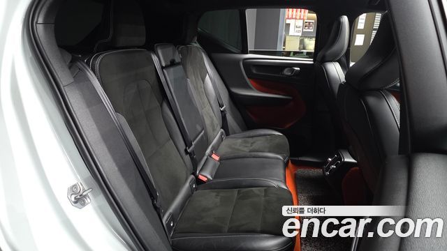 Volvo XC40 2019 — photo 18