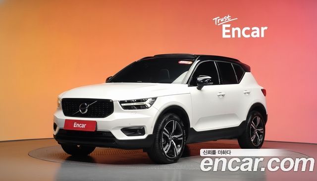 Volvo XC40 2019 — photo 1