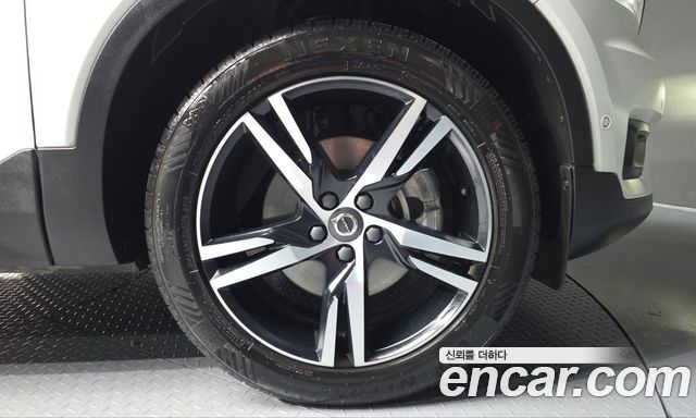 Volvo XC40 2019 — photo 7