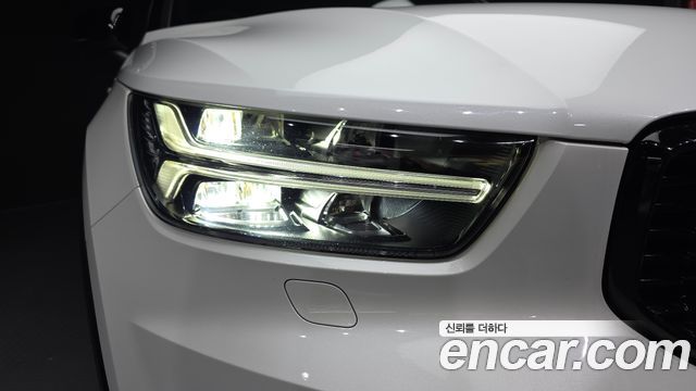 Volvo XC40 2019 — photo 8