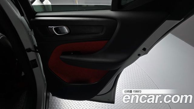 Volvo XC40 2019 — photo 15