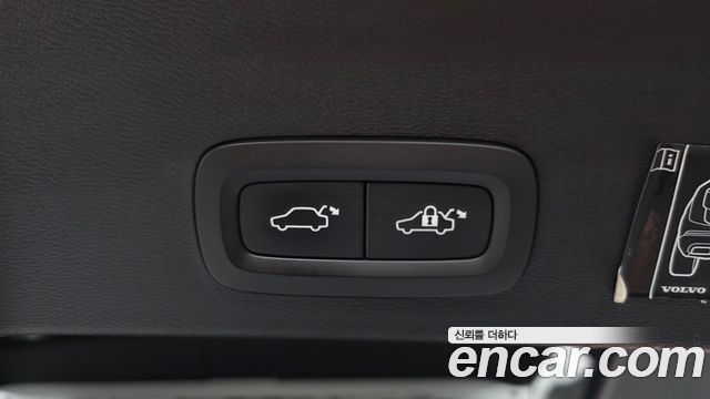 Volvo XC40 2019 — photo 30