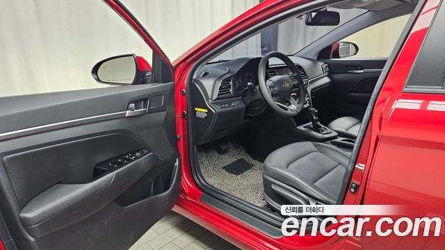 Hyundai AVANTE 2019 — photo 13