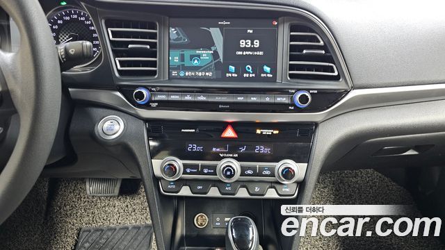 Hyundai AVANTE 2019 — photo 19
