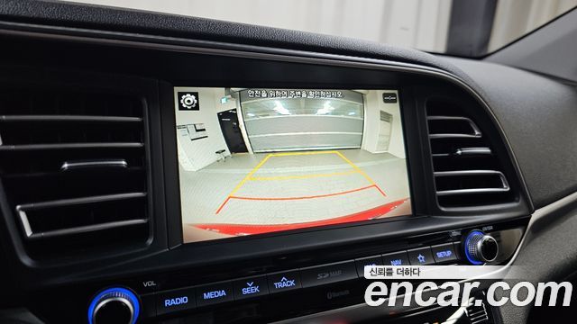 Hyundai AVANTE 2019 — photo 21
