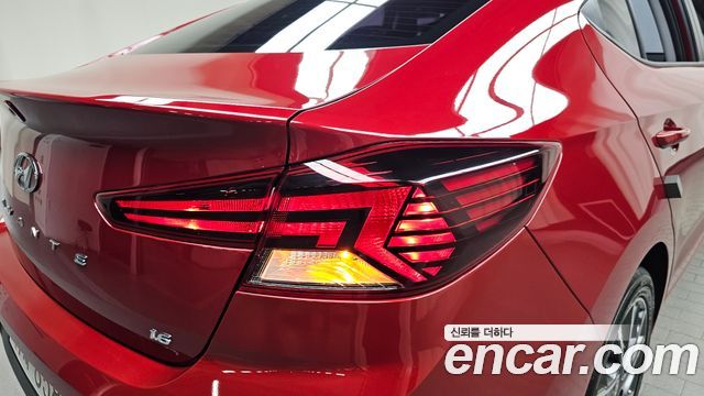 Hyundai AVANTE 2019 — photo 9