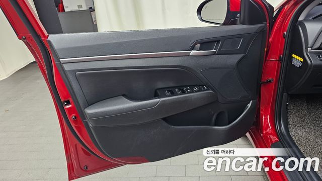 Hyundai AVANTE 2019 — photo 14