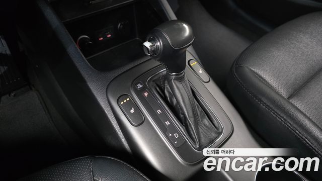 Kia K3 2013 — photo 9