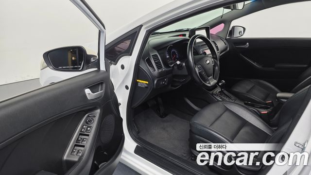 Kia K3 2013 — photo 10