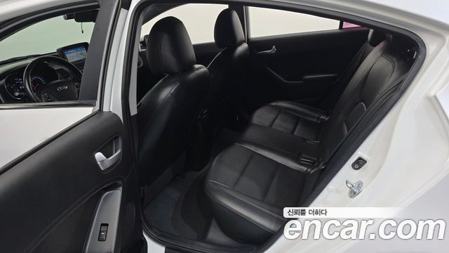 Kia K3 2013 — photo 12