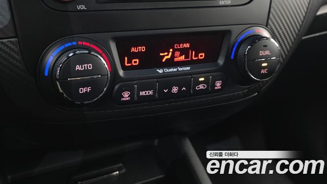 Kia K3 2013 — photo 17