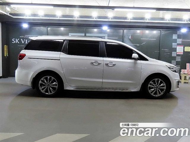 Kia Canival 2015 — photo 3