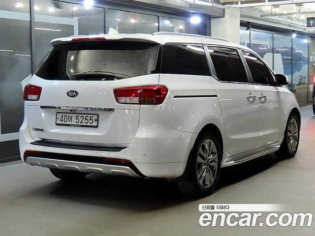 Kia Canival 2015 — photo 4