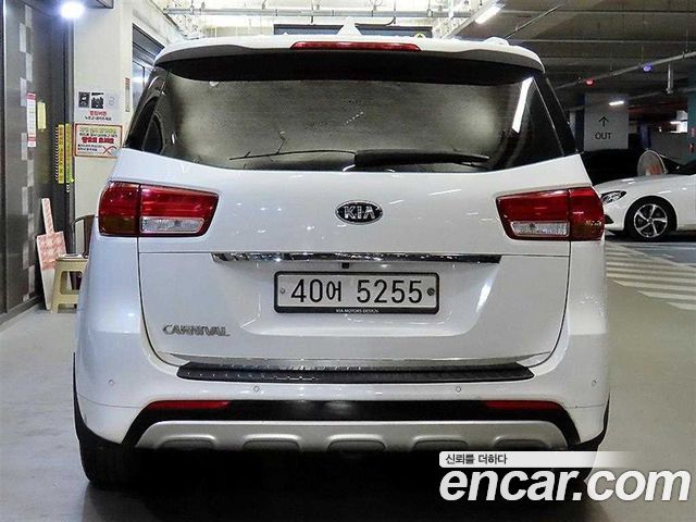 Kia Canival 2015 — photo 5