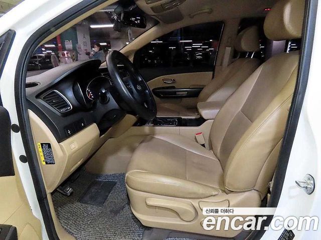 Kia Canival 2015 — photo 6