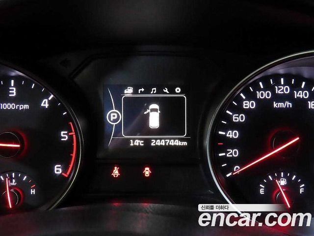 Kia Canival 2015 — photo 9