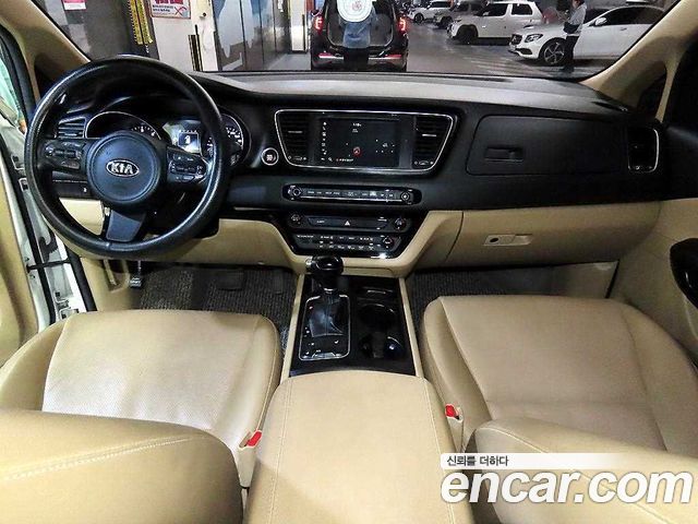 Kia Canival 2015 — photo 10