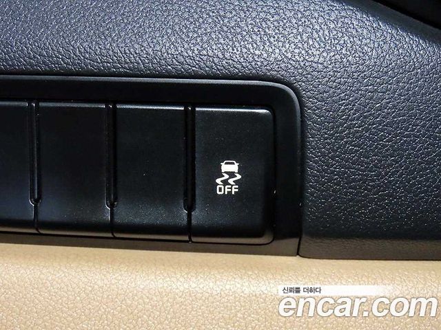 Kia Canival 2015 — photo 14