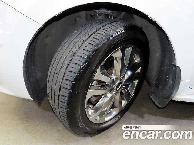 Kia Canival 2015 — photo 20